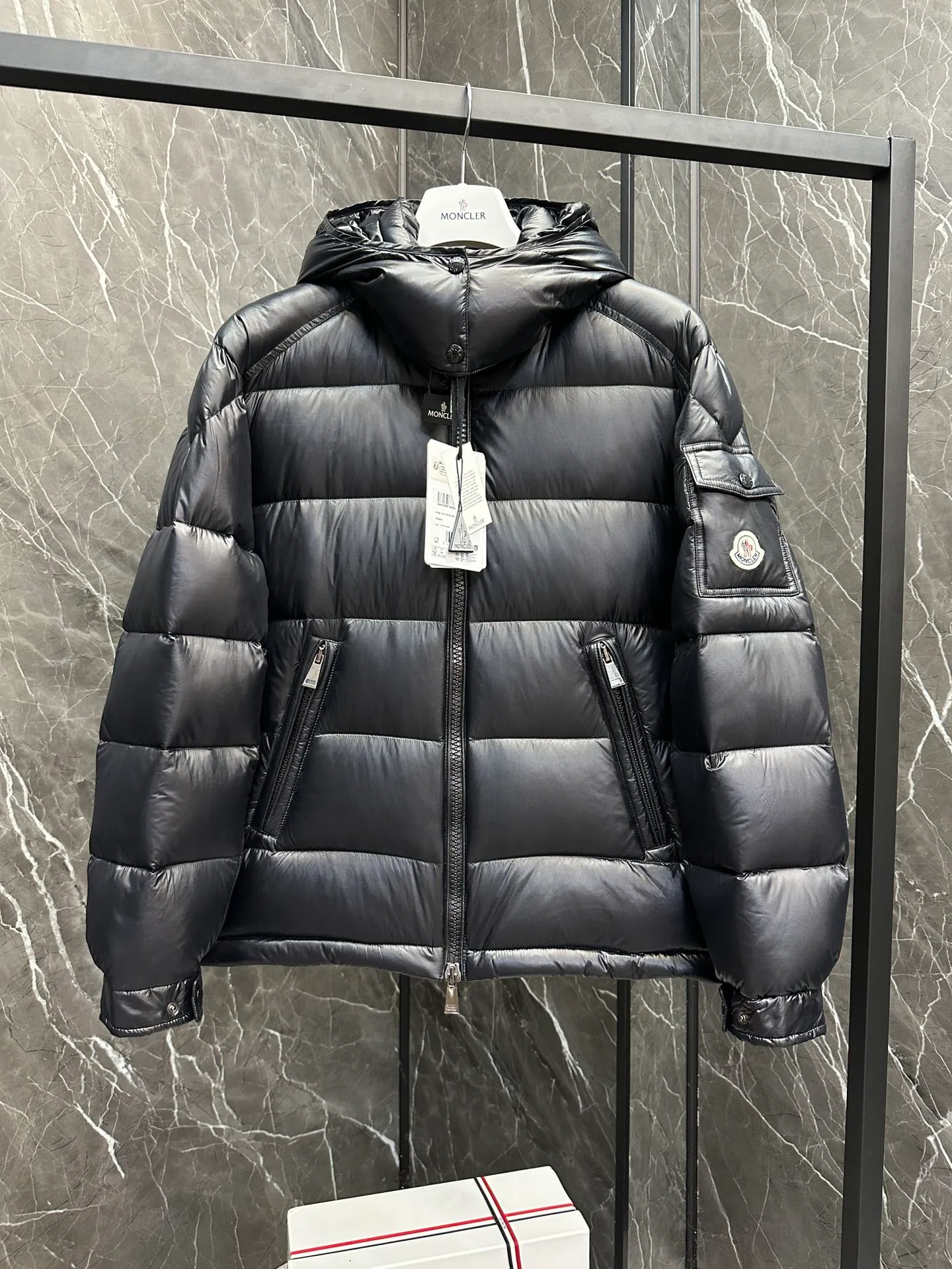 ⬆️Moncler Maire Classic Black.Classic .(⚠️95 ，850+ ) （⚠️ ） White , , , , . Maire ， Moncler Classic ， 。 Maire Moncler Classic ， 。 ， ， ， 。 • • • • • • • Size: 0-3.